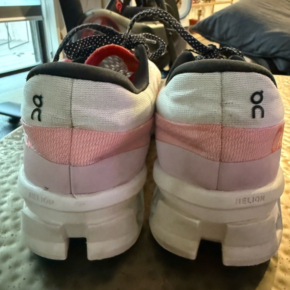 On Running White and orange  Athletic Shoes. Good condition - Picture 3 of 5